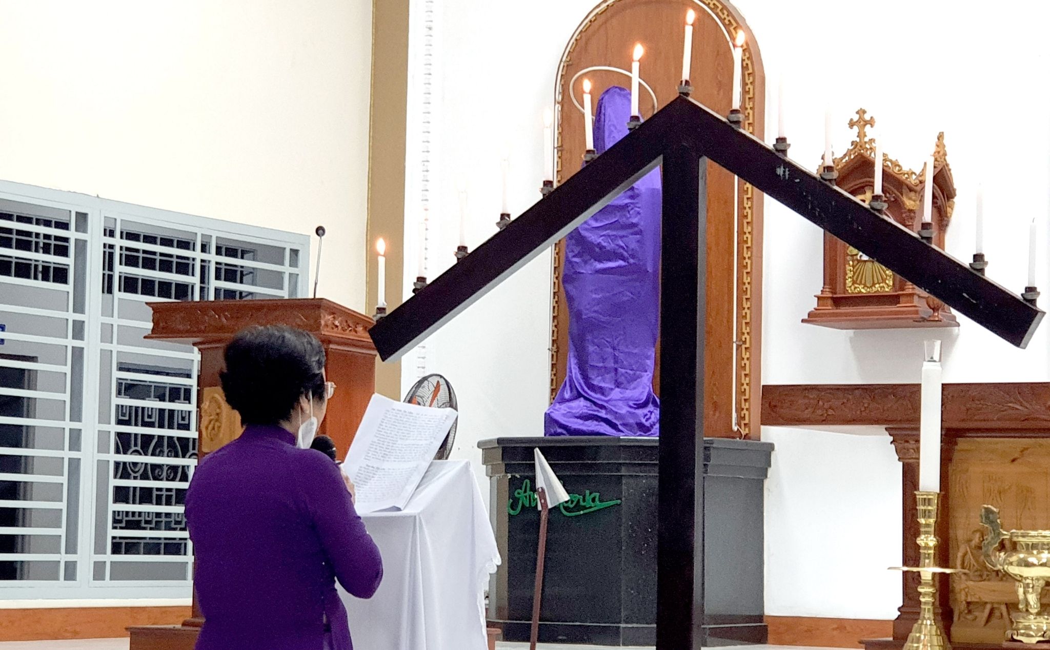 Ngắm sự Thương Khó trong thời hiện đại